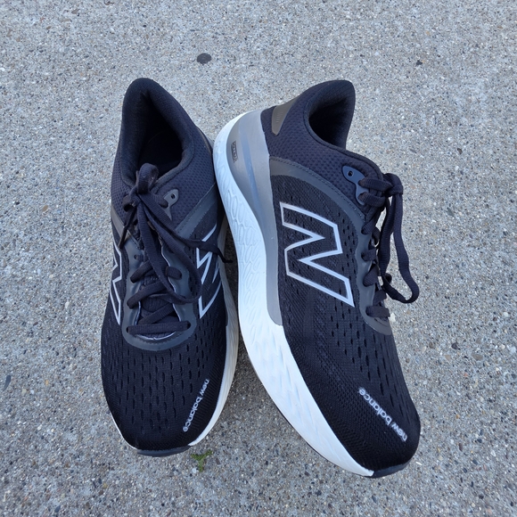 New Balance Fresh Foam 1540 X Rollbar Black and White Sneaker Women Size 10B - Picture 3 of 16